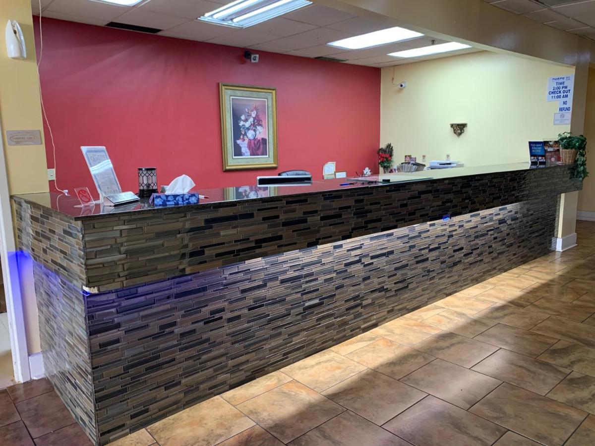 Americas Best Value Inn Forest Extérieur photo