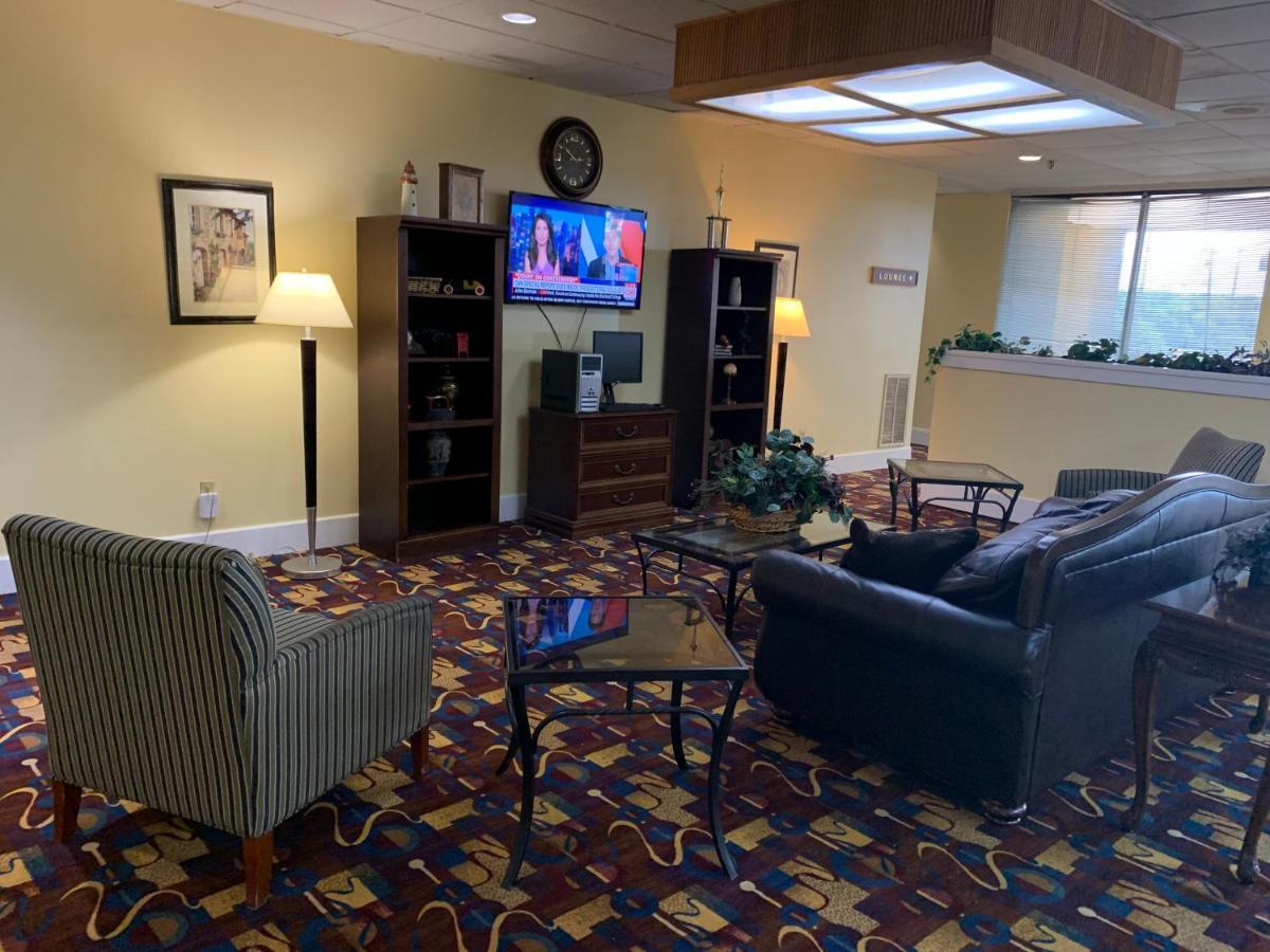 Americas Best Value Inn Forest Extérieur photo
