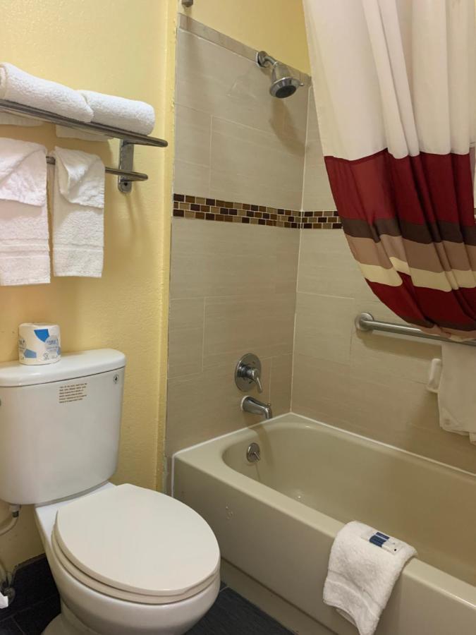 Americas Best Value Inn Forest Extérieur photo