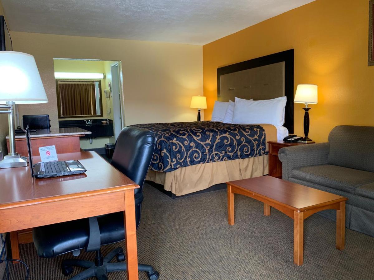 Americas Best Value Inn Forest Extérieur photo