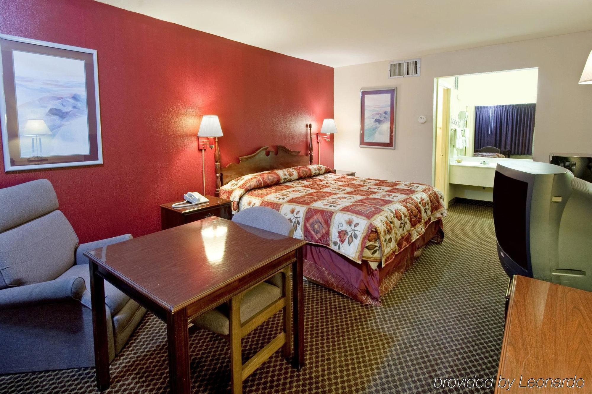 Americas Best Value Inn Forest Chambre photo