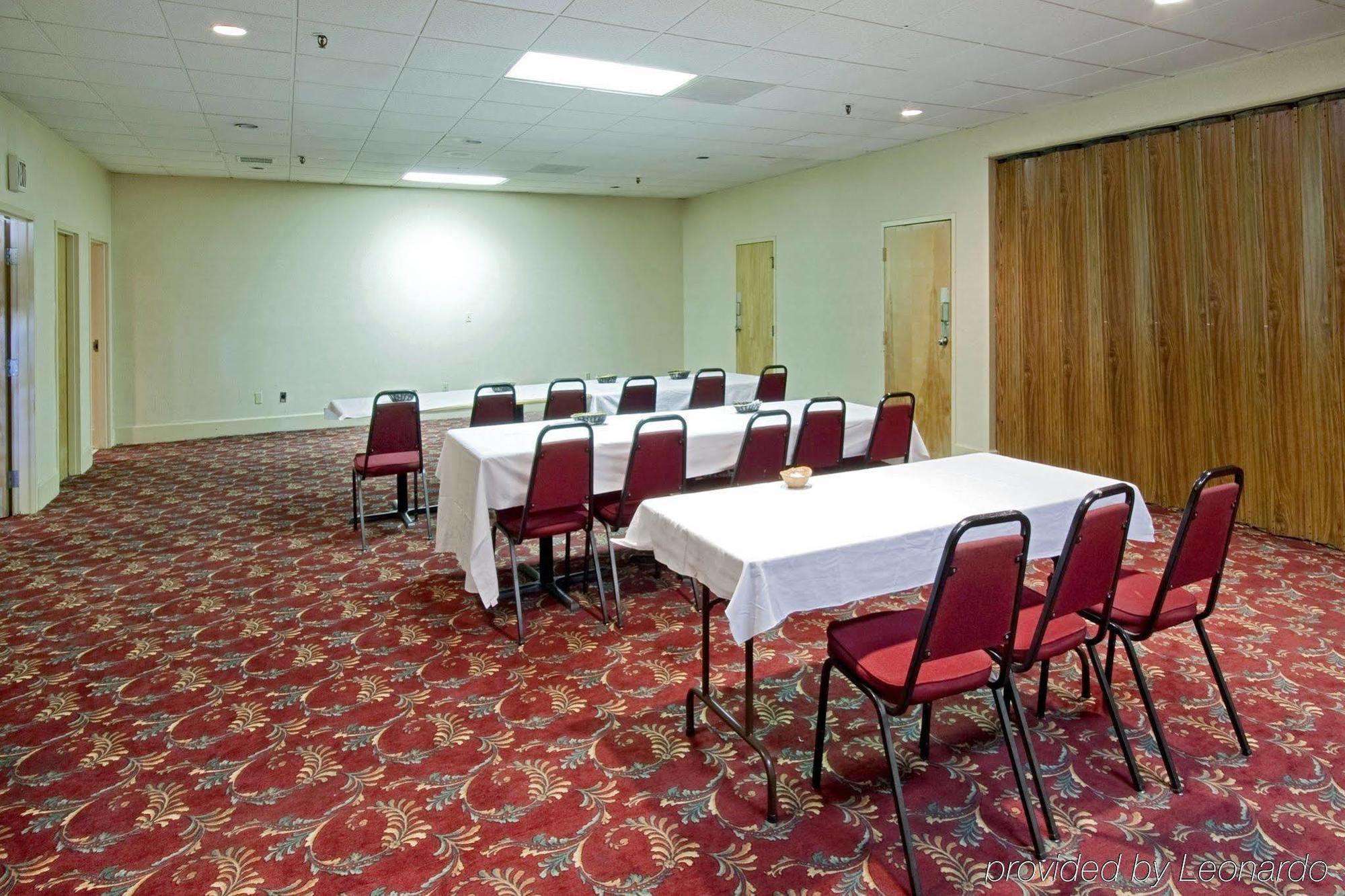 Americas Best Value Inn Forest Facilités photo