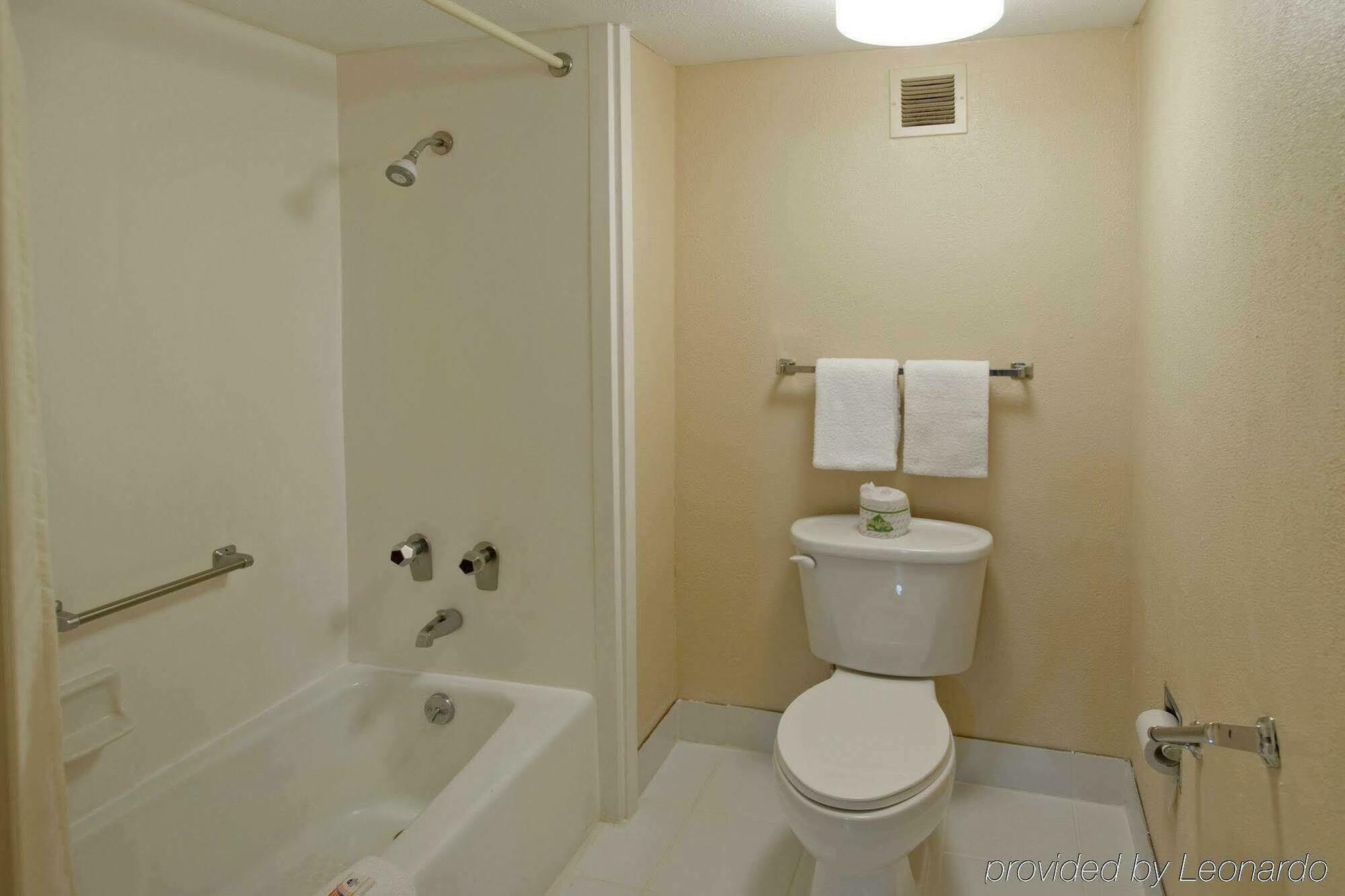 Americas Best Value Inn Forest Extérieur photo